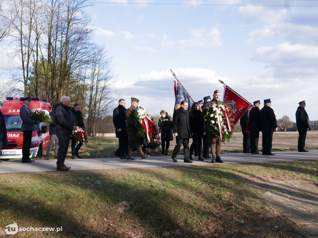 Uczcili poległych w Bronisławach