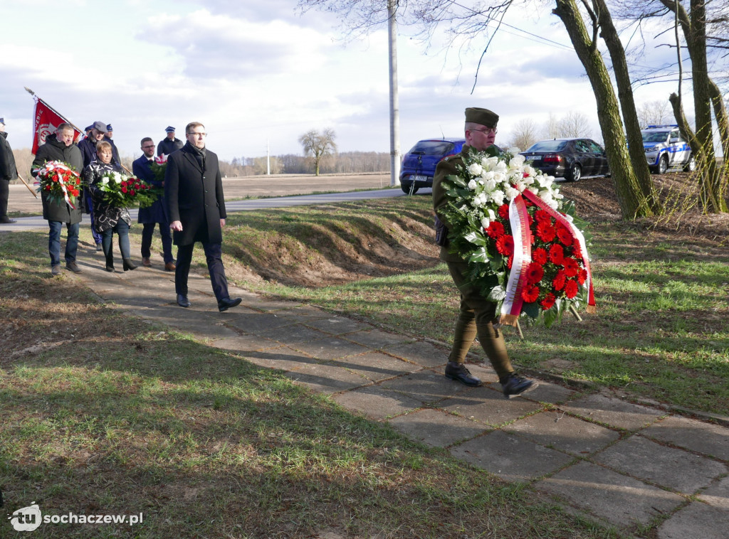 Uczcili poległych w Bronisławach
