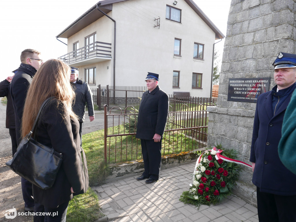 Uczcili poległych w Bronisławach