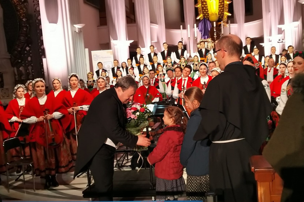 Koncert Mazowsza w Niepokalanowie