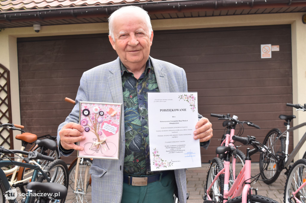 Przekazanie rowerów dla dzieci z POW Atria i Antares