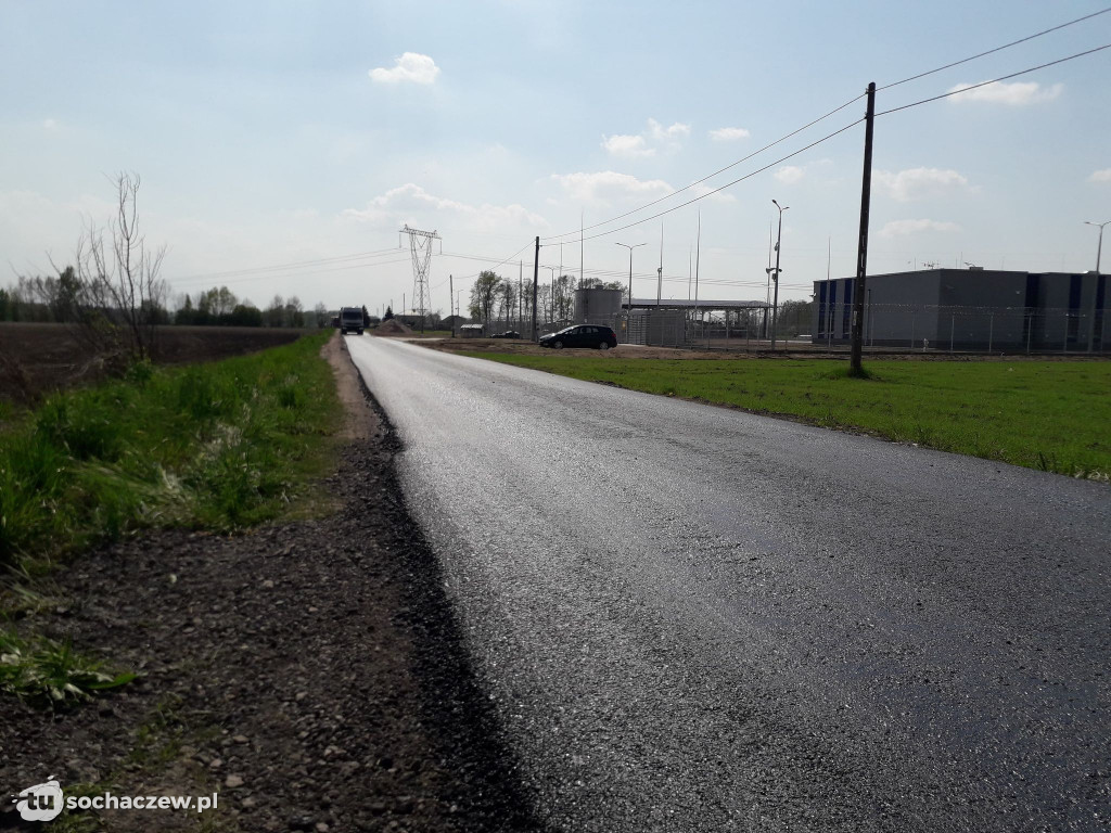 Nowa nawierzchnia na drodze w Helenowie