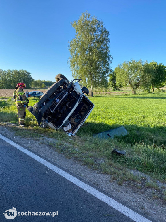Bus w rowie w Wężykach