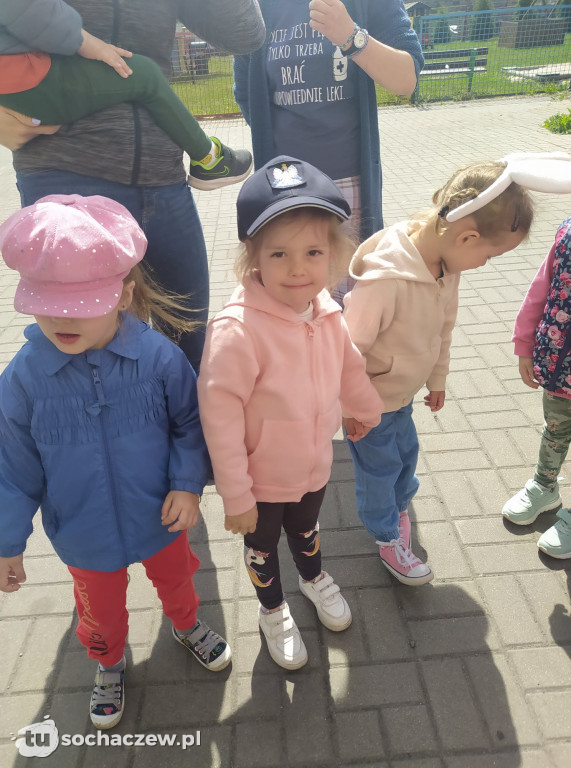 Dzielnicowi z Nowej Suchej z wizytą u przedszkolaków