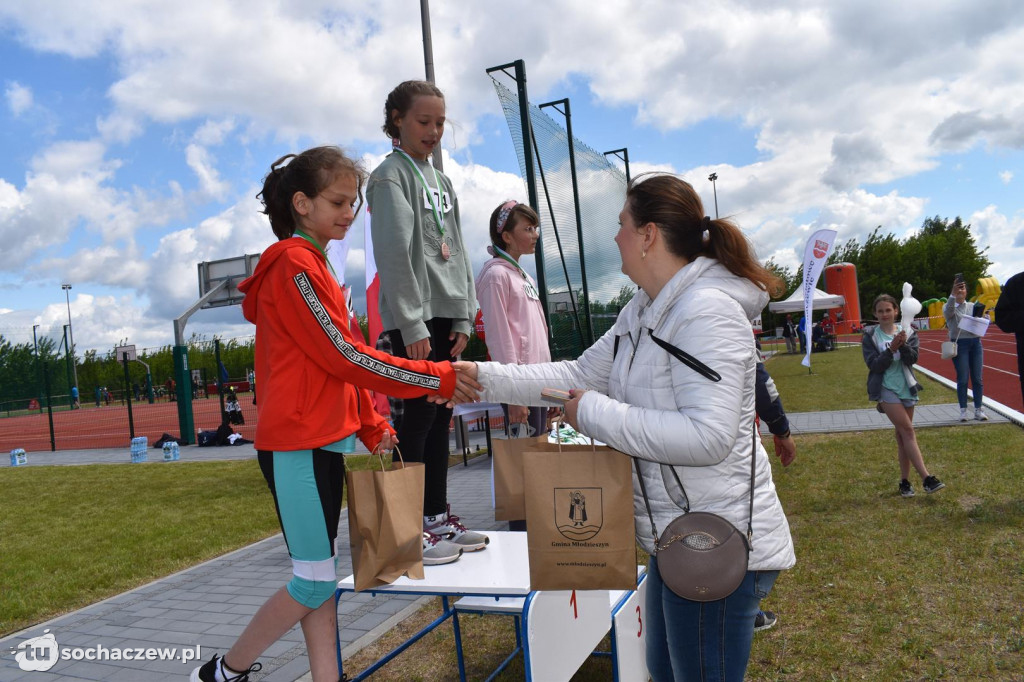 Otwarcie kompleksu lekkoatletycznego w Młodzieszynie