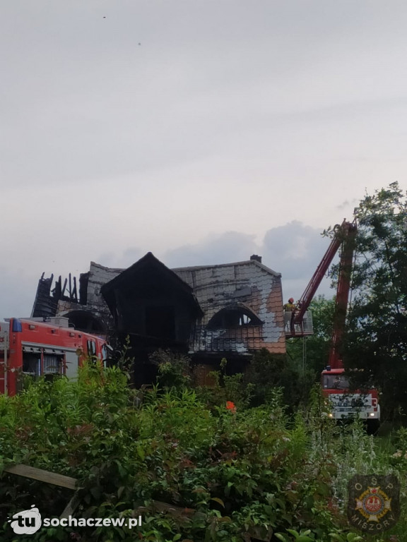 Pożar w Konarach, trwa akcja gaśnicza