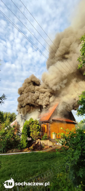Pożar w Konarach, trwa akcja gaśnicza