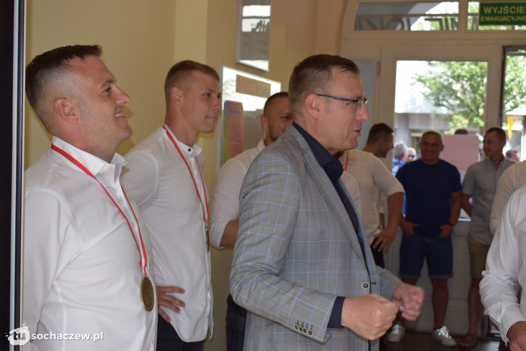 Złoci rugbiści w Kramnicach Miejskich. Spotkanie z władzami Sochaczewa i kibicami