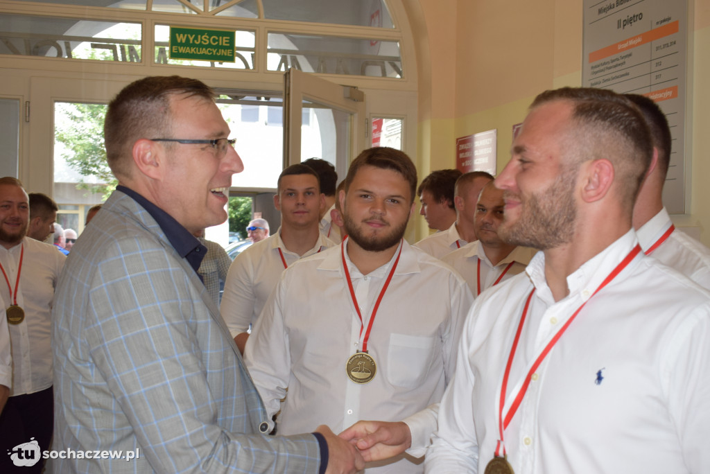Złoci rugbiści w Kramnicach Miejskich. Spotkanie z władzami Sochaczewa i kibicami
