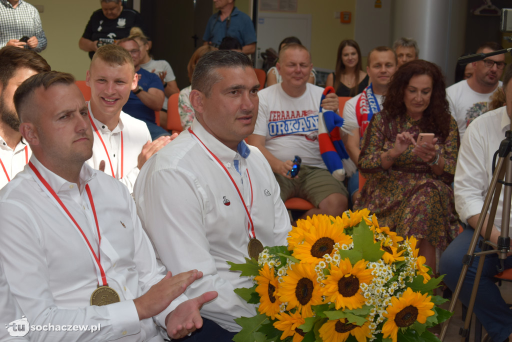 Złoci rugbiści w Kramnicach Miejskich. Spotkanie z władzami Sochaczewa i kibicami