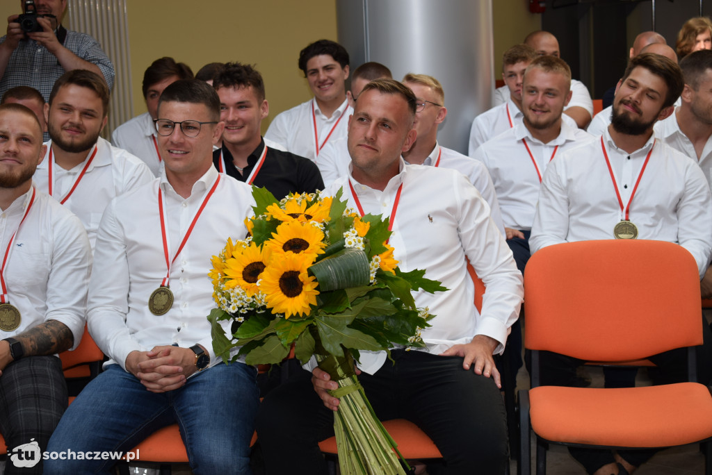 Złoci rugbiści w Kramnicach Miejskich. Spotkanie z władzami Sochaczewa i kibicami