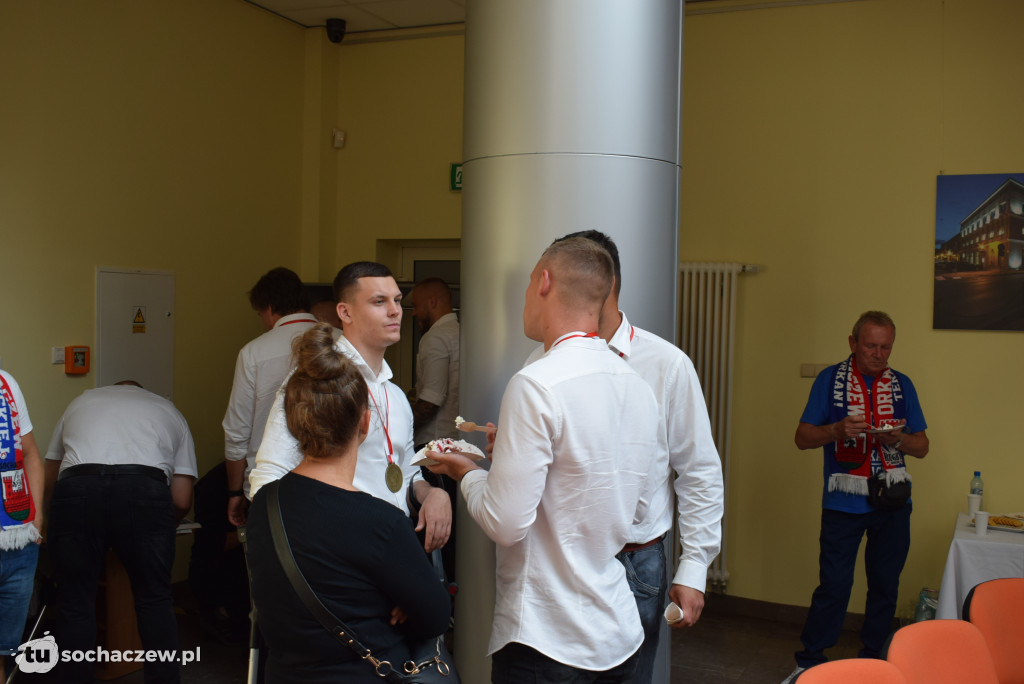 Złoci rugbiści w Kramnicach Miejskich. Spotkanie z władzami Sochaczewa i kibicami