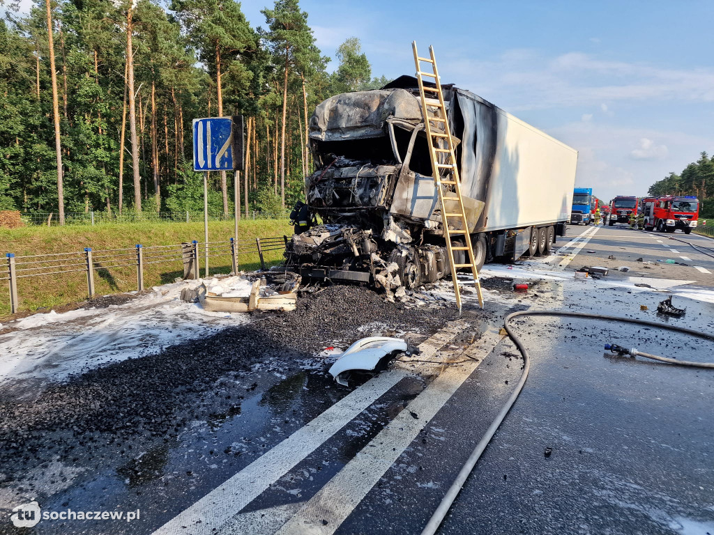 Zderzenie dwóch ciężarówek na DK 50 w Żyrardowie