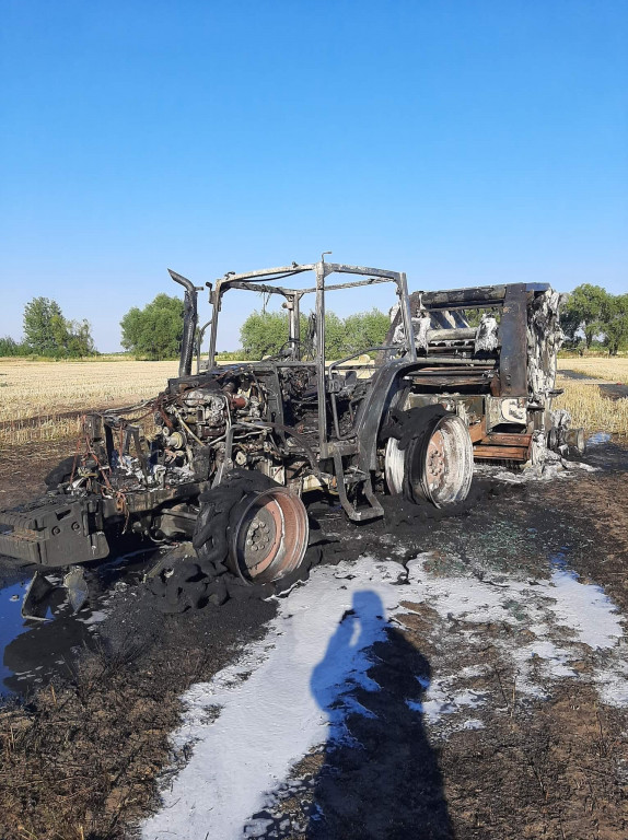 Trzy rolnicze pożary w jeden dzień, jeden poszkodowany