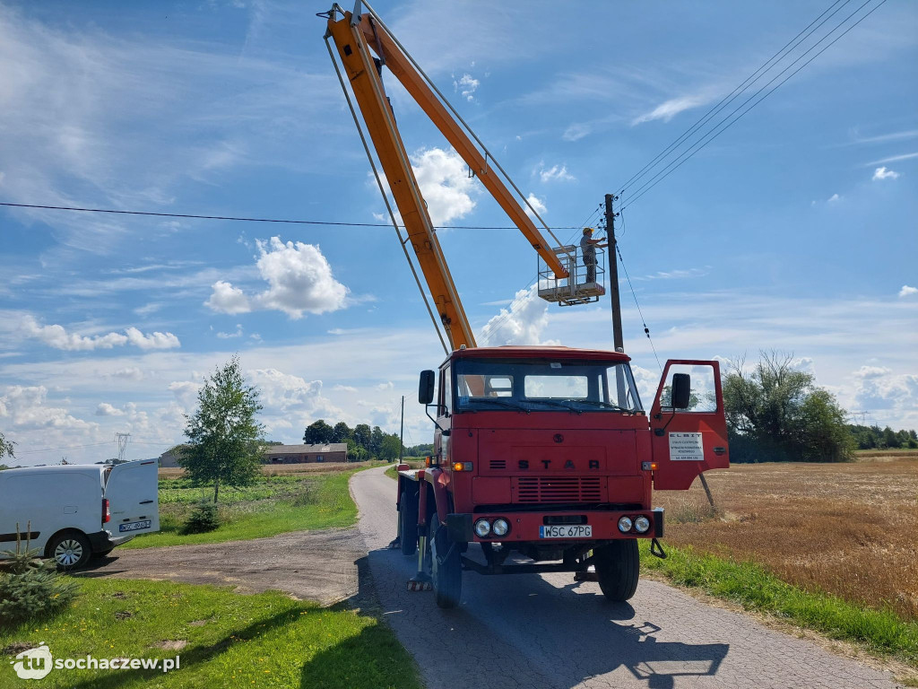 Montaż oświetlenia ulicznego w Wesołej