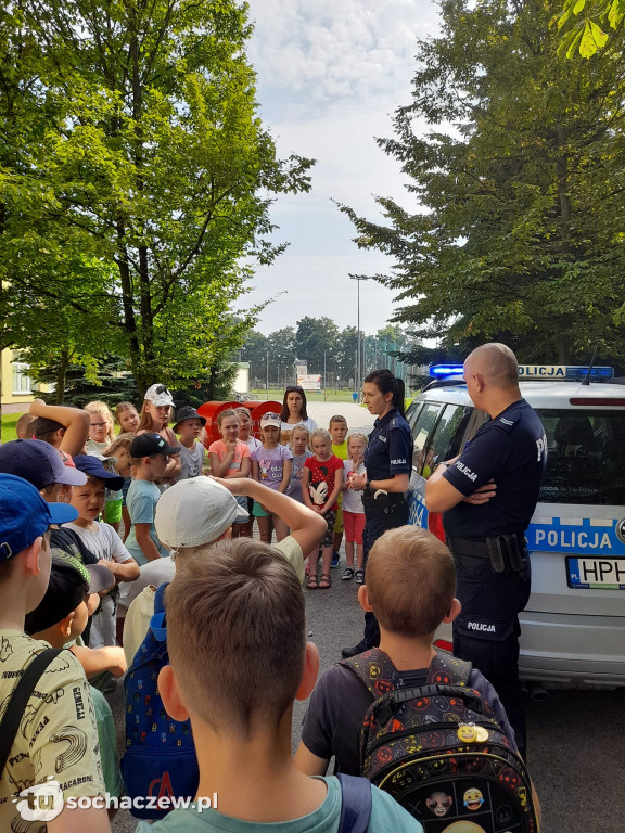 Półkolonie w Nowej Suchej, udane spotkanie z mundurowym