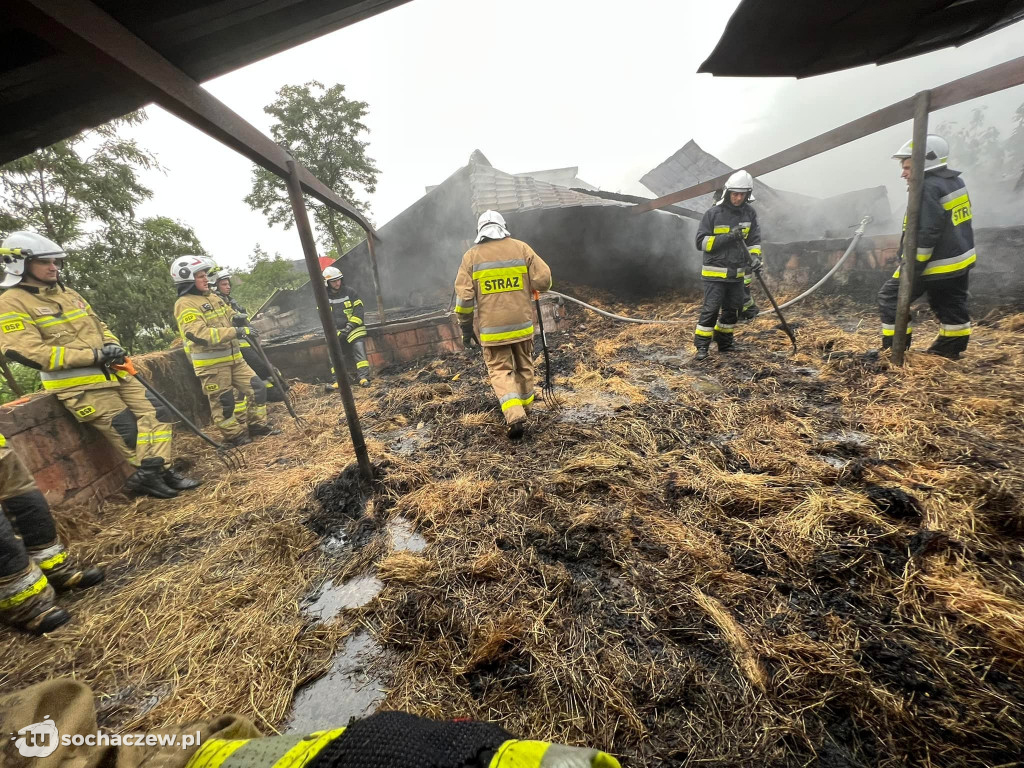 Pożar obory w Mokasie, zwierzęta uratowane