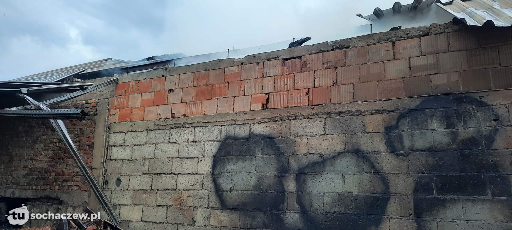 Pożar obory w Mokasie, zwierzęta uratowane