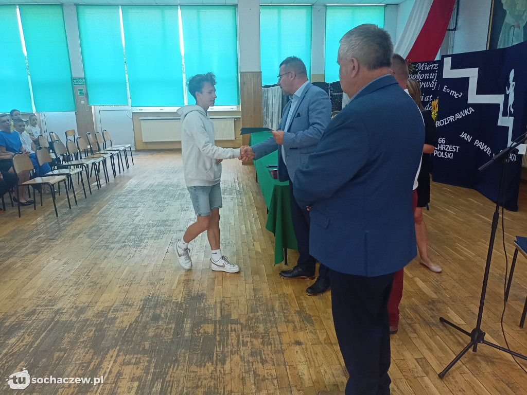Stypendia wójta gminy Iłów wręczone