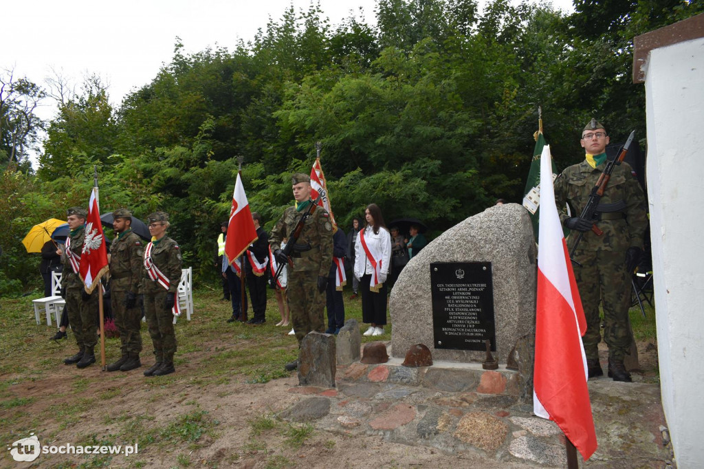 Odsłonięcie obelisku w Załuskowie