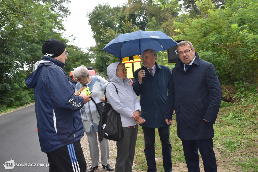 Odsłonięcie obelisku w Załuskowie