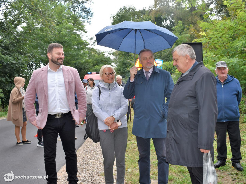 Odsłonięcie obelisku w Załuskowie