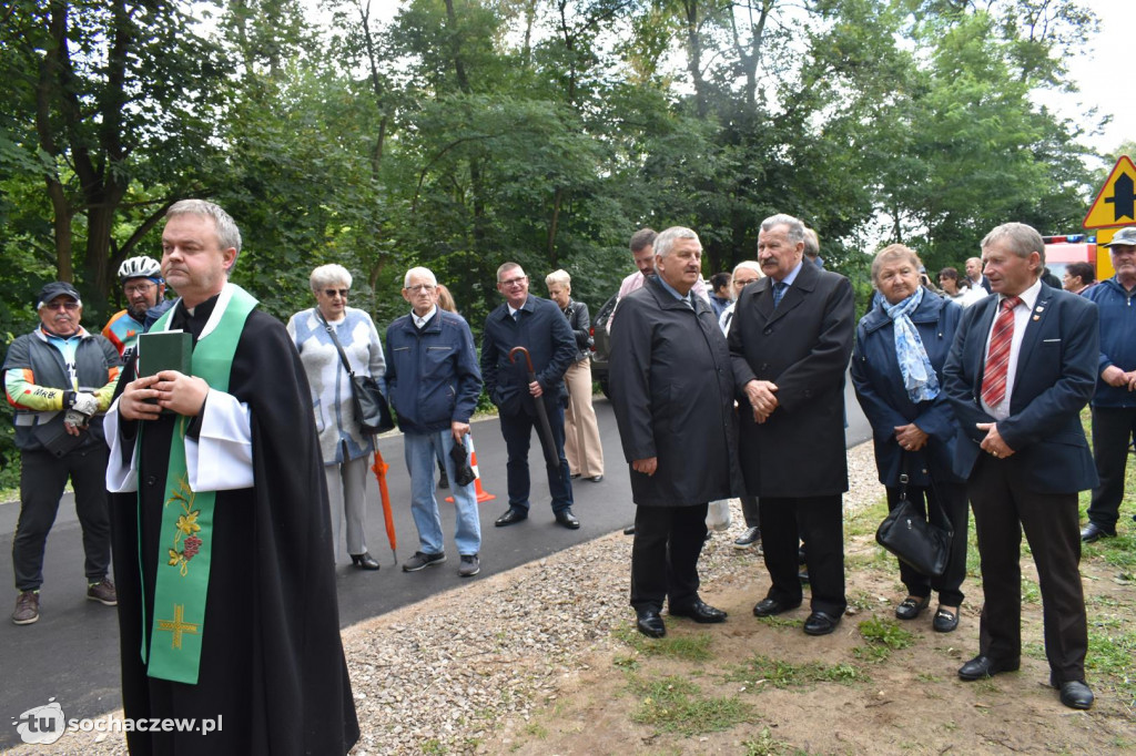 Odsłonięcie obelisku w Załuskowie