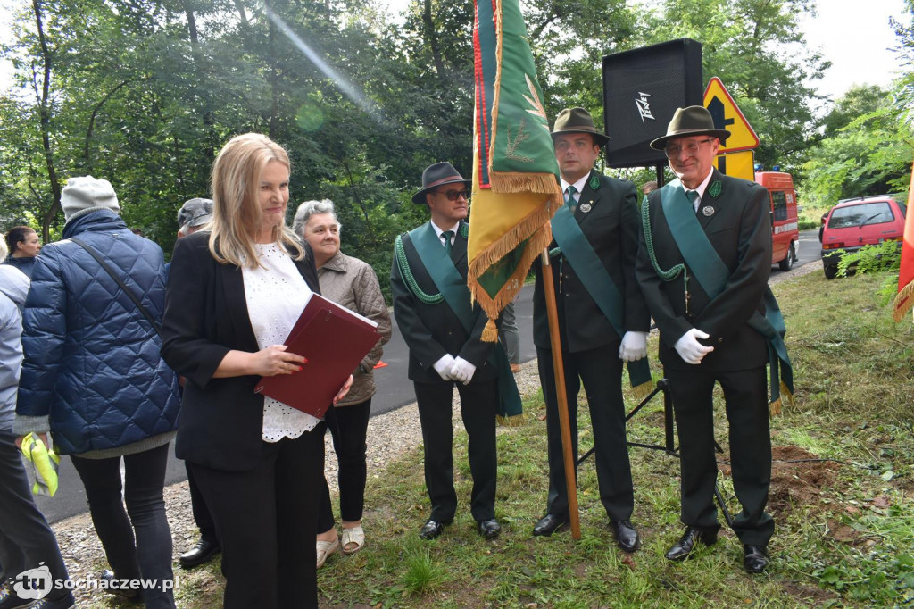 Odsłonięcie obelisku w Załuskowie