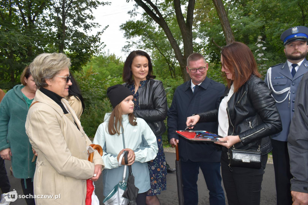 Odsłonięcie obelisku w Załuskowie
