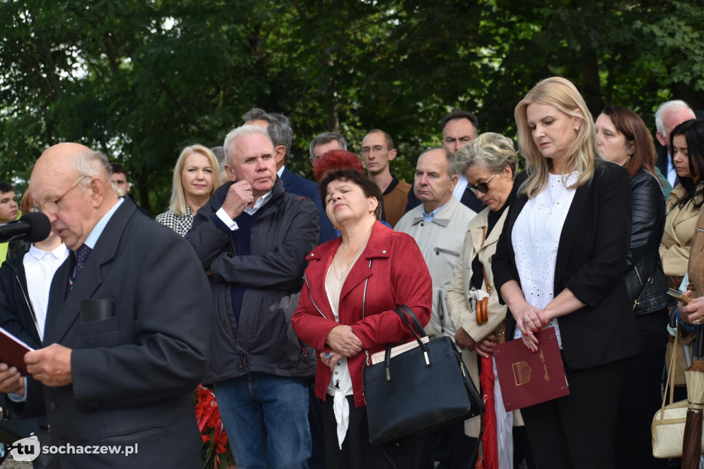 Odsłonięcie obelisku w Załuskowie