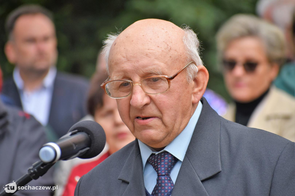 Odsłonięcie obelisku w Załuskowie