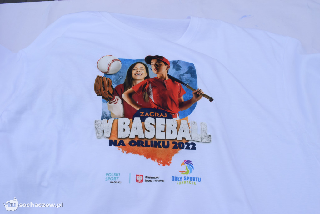 Zagraj w baseball na orliku w Młodzieszynie