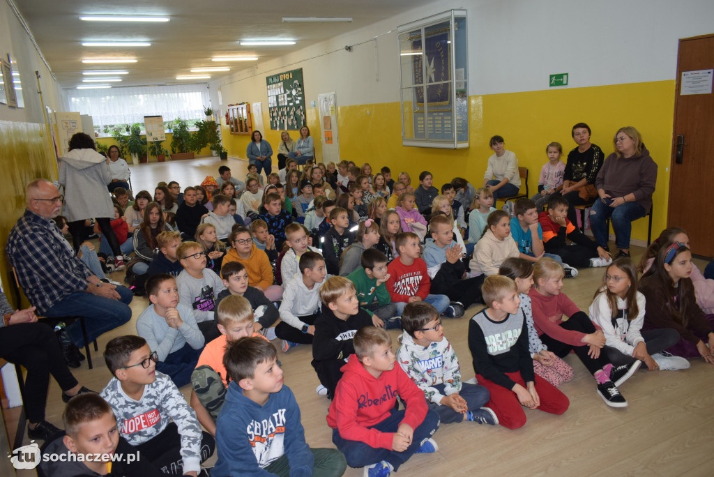 Zagraj w baseball na orliku w Młodzieszynie