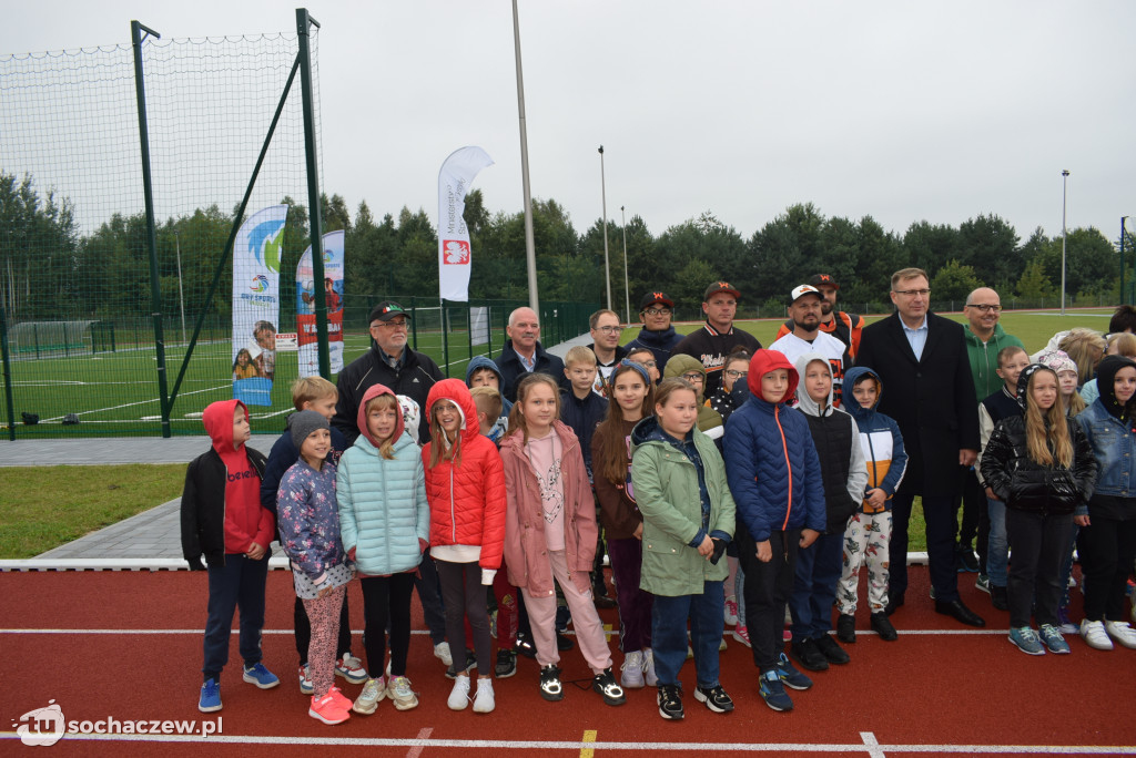 Zagraj w baseball na orliku w Młodzieszynie
