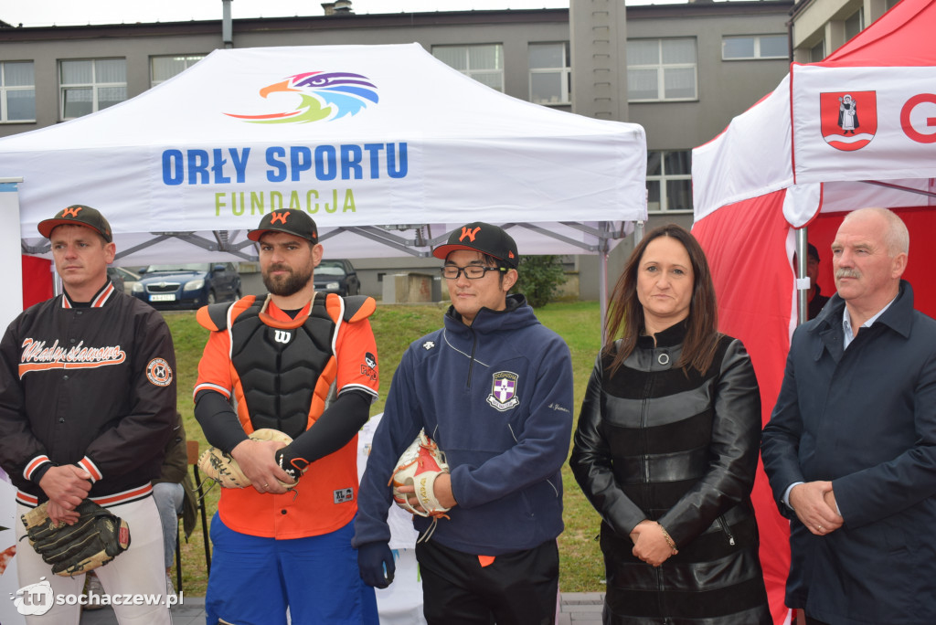 Zagraj w baseball na orliku w Młodzieszynie