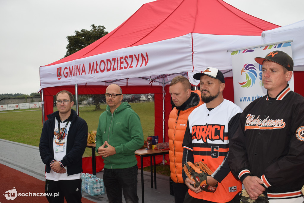 Zagraj w baseball na orliku w Młodzieszynie