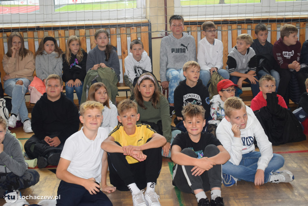Zagraj w baseball na orliku w Młodzieszynie