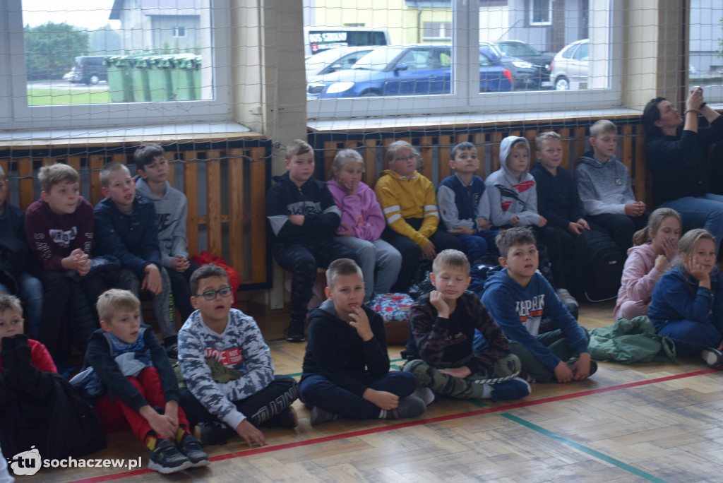 Zagraj w baseball na orliku w Młodzieszynie