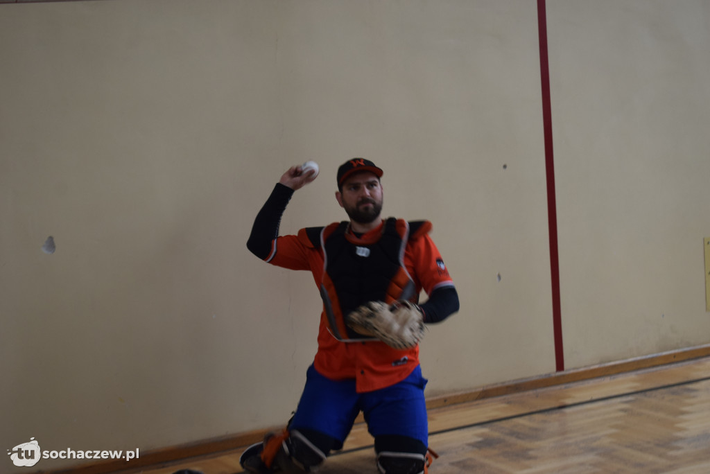 Zagraj w baseball na orliku w Młodzieszynie