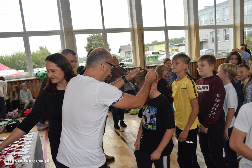 Zagraj w baseball na orliku w Młodzieszynie