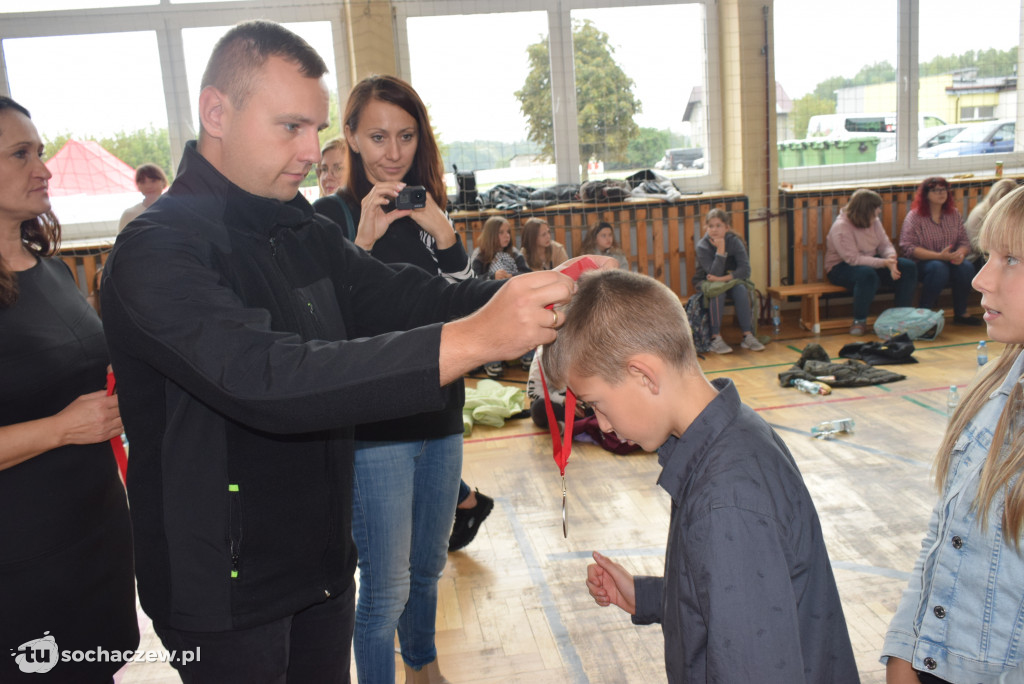 Zagraj w baseball na orliku w Młodzieszynie