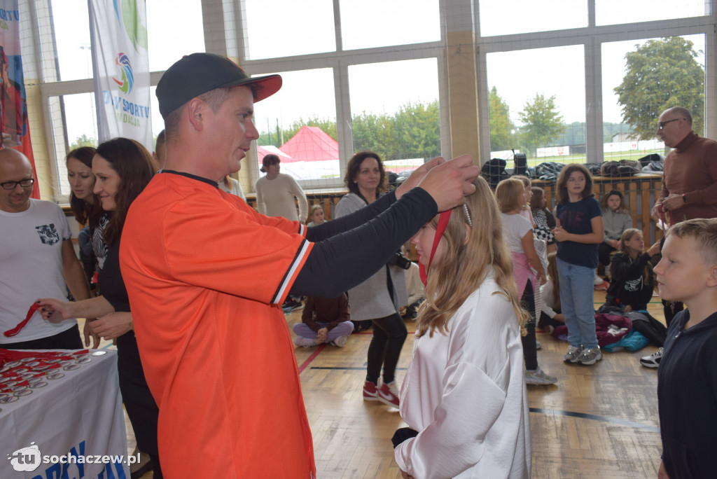 Zagraj w baseball na orliku w Młodzieszynie