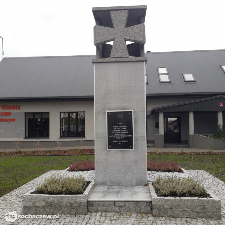 Renowacja pomnika w Młodzieszynie