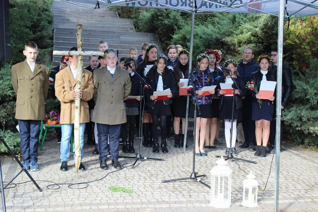 Uroczystość patriotyczna w Śladowie