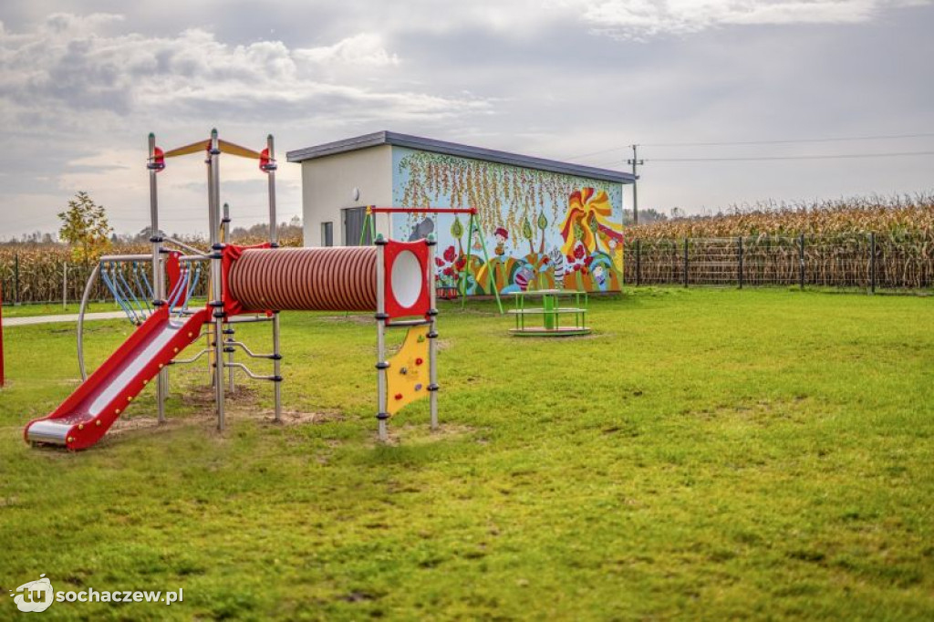 Bajkowy mural w Żdżarowie