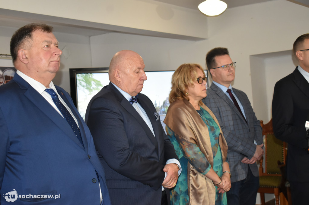 Tunel kolejowy w Teresinie, umowy podpisane