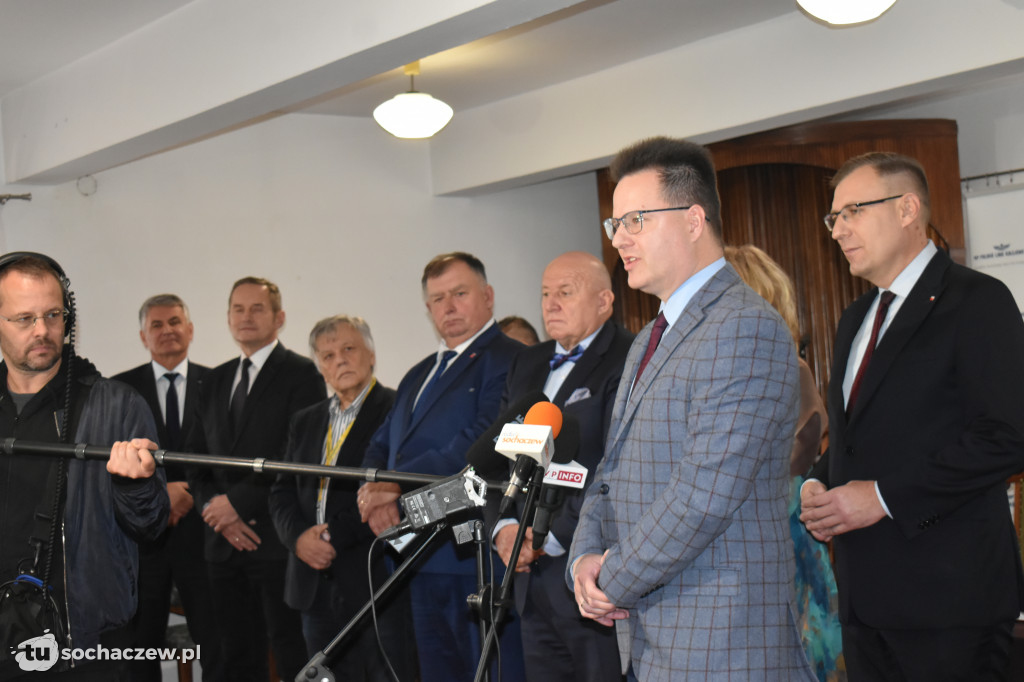 Tunel kolejowy w Teresinie, umowy podpisane