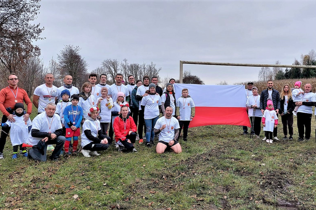 Rybno: III Gminny Niepodległościowy Bieg i Marsz Nordic Walking