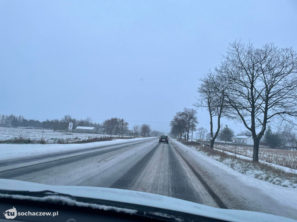 Trudne warunki na drogach powiatu