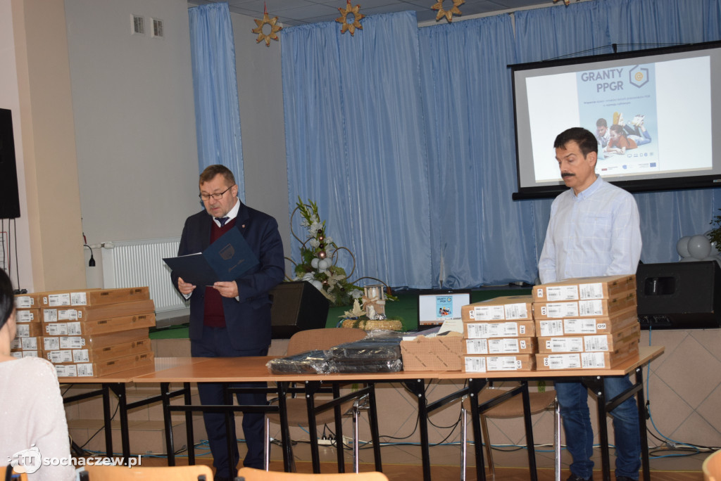 Laptopy dla uczniów z gminy Iłów